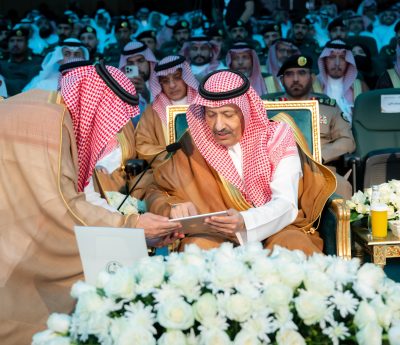 إطلاق مسمى “مسرح سمو الأمير الدكتور حسام بن سعود” على المسرح الرئيس بجامعة الباحة   